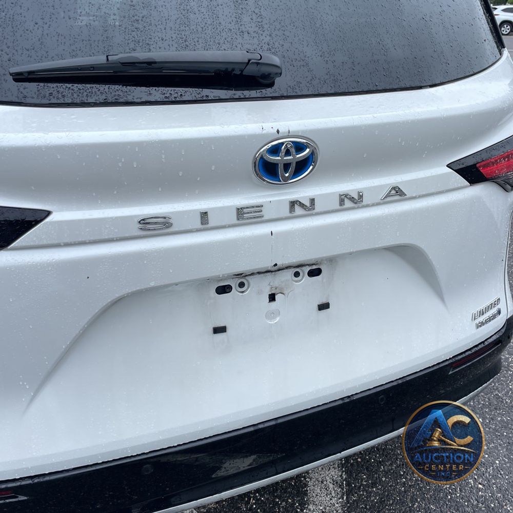 2022 Toyota Sienna Limited 7-Passenger