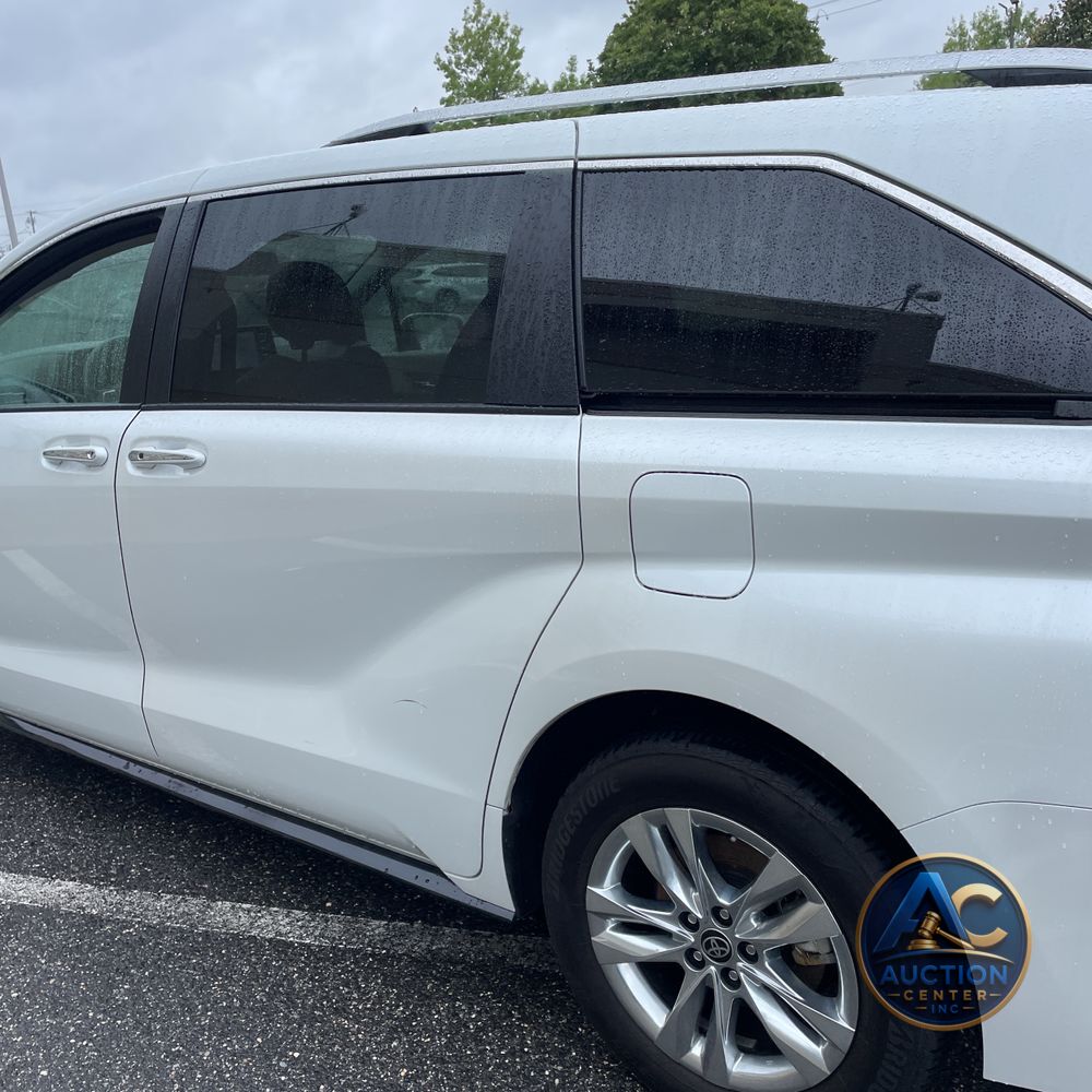 2022 Toyota Sienna Limited 7-Passenger