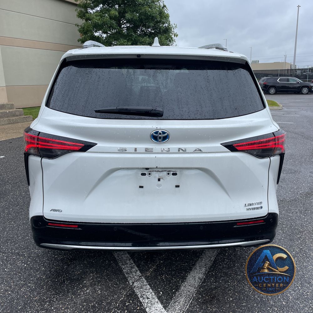 2022 Toyota Sienna Limited 7-Passenger