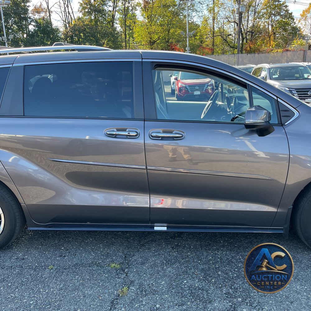 2023 Toyota Sienna Limited 7-Passenger