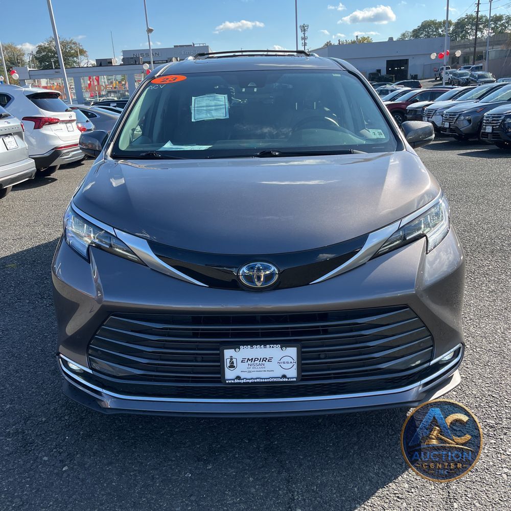 2023 Toyota Sienna Limited 7-Passenger