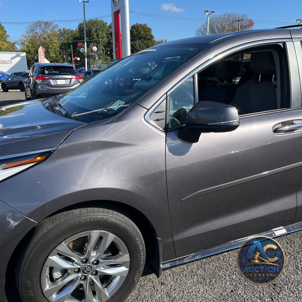 2023 Toyota Sienna Limited 7-Passenger