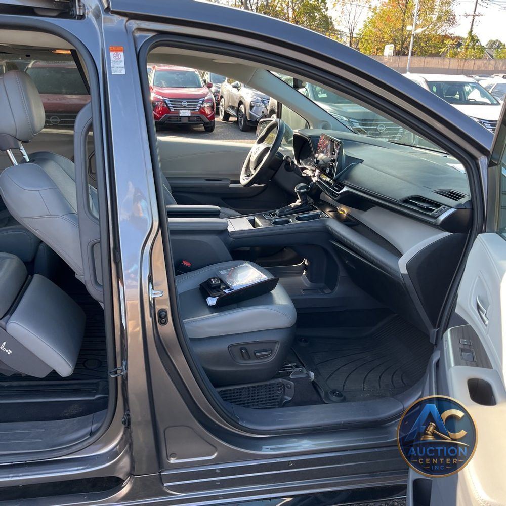 2023 Toyota Sienna Limited 7-Passenger