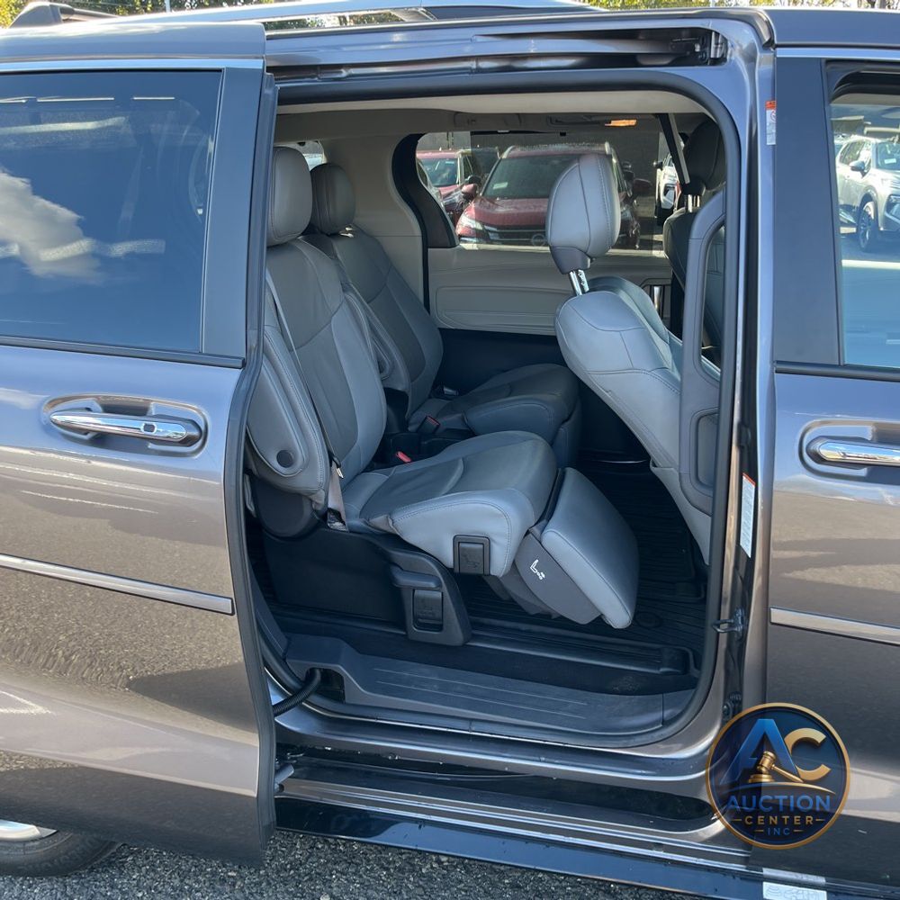 2023 Toyota Sienna Limited 7-Passenger
