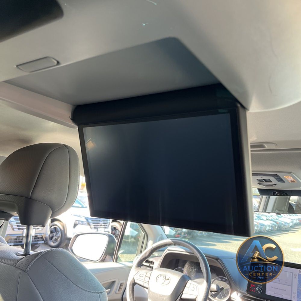 2023 Toyota Sienna Limited 7-Passenger