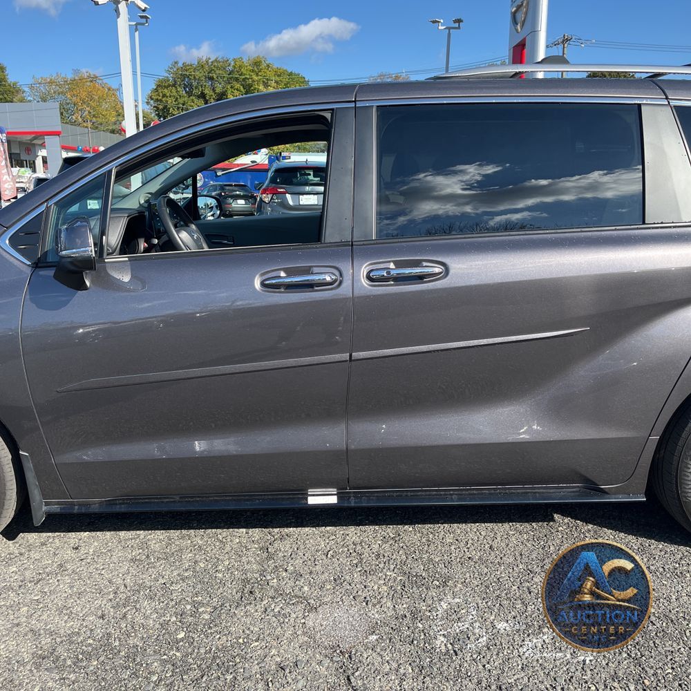 2023 Toyota Sienna Limited 7-Passenger