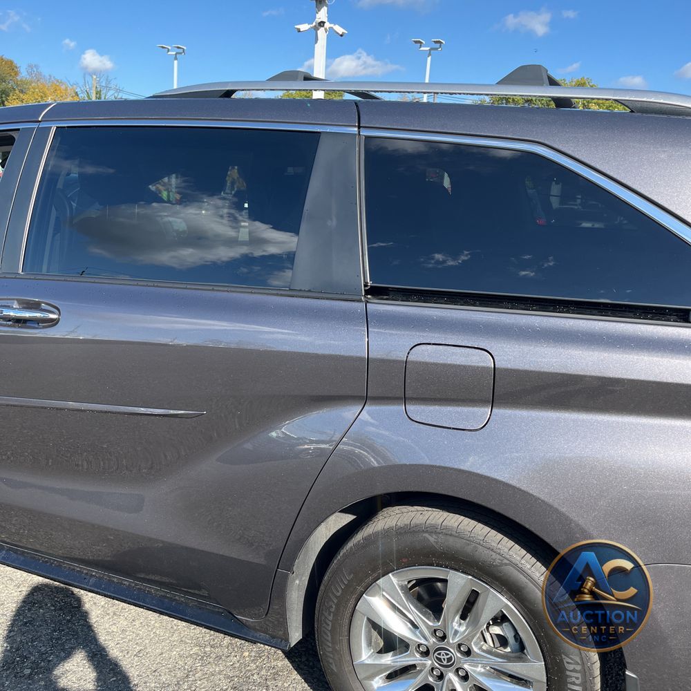 2023 Toyota Sienna Limited 7-Passenger
