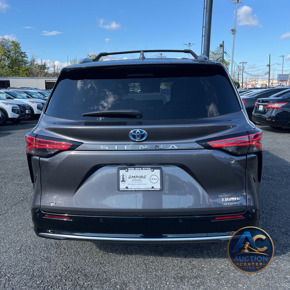 2023 Toyota Sienna Limited 7-Passenger