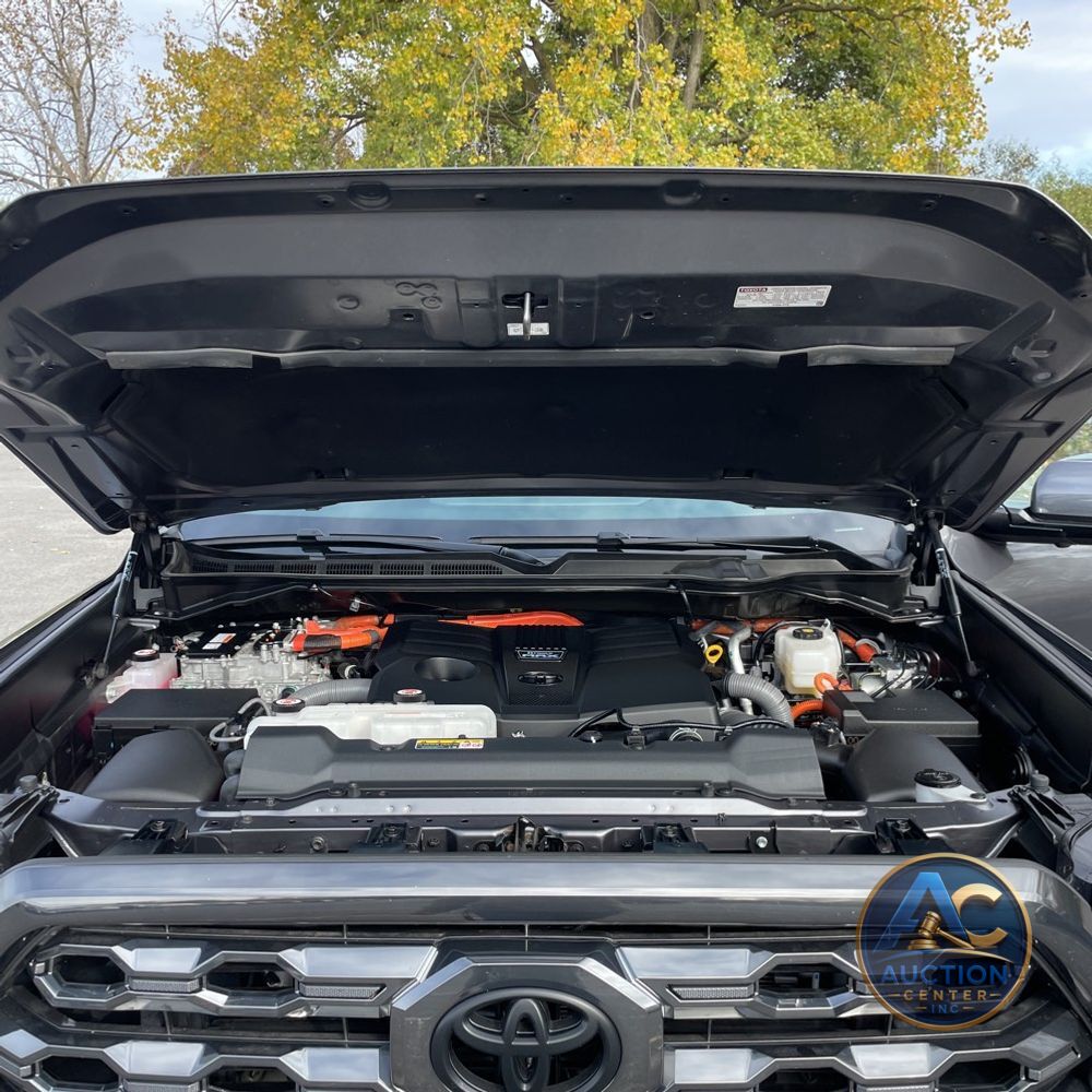 2023 Toyota Tundra Platinum HV