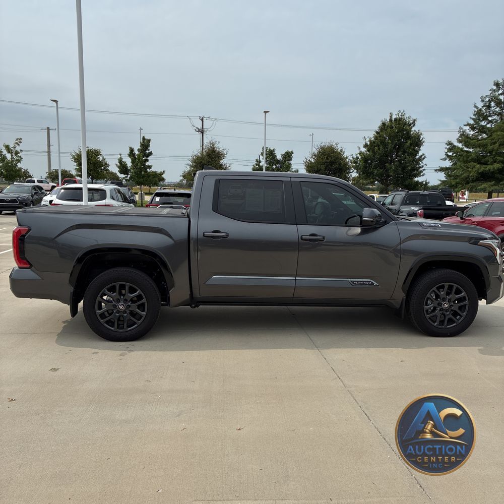 2025 Toyota Tundra Platinum HV