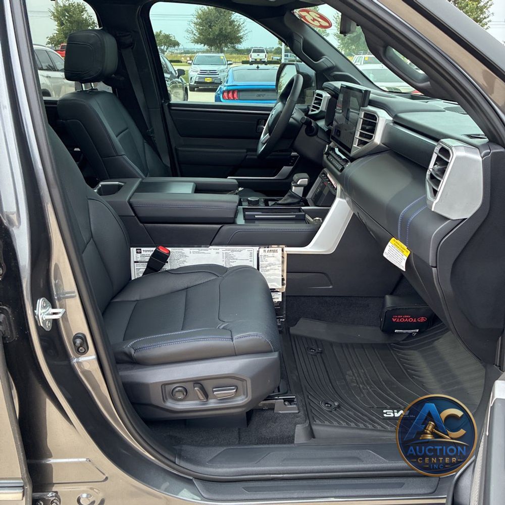 2025 Toyota Tundra Platinum HV