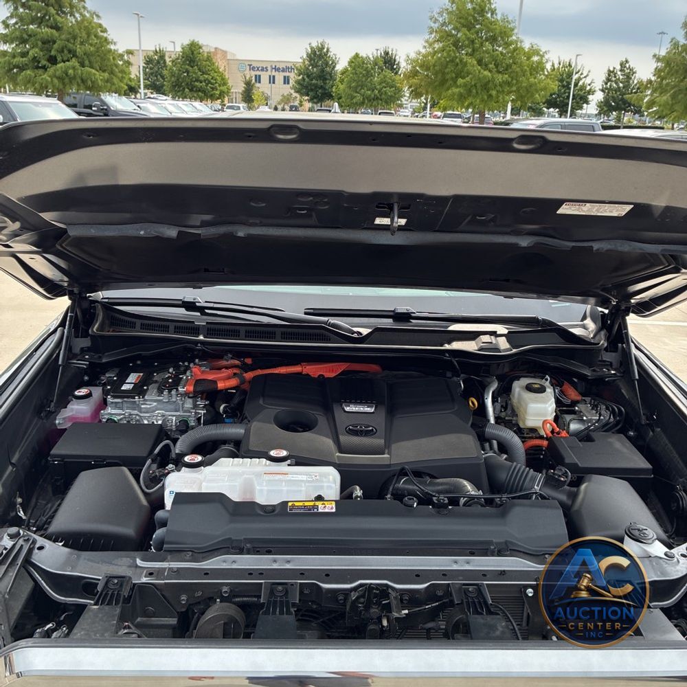 2025 Toyota Tundra Platinum HV