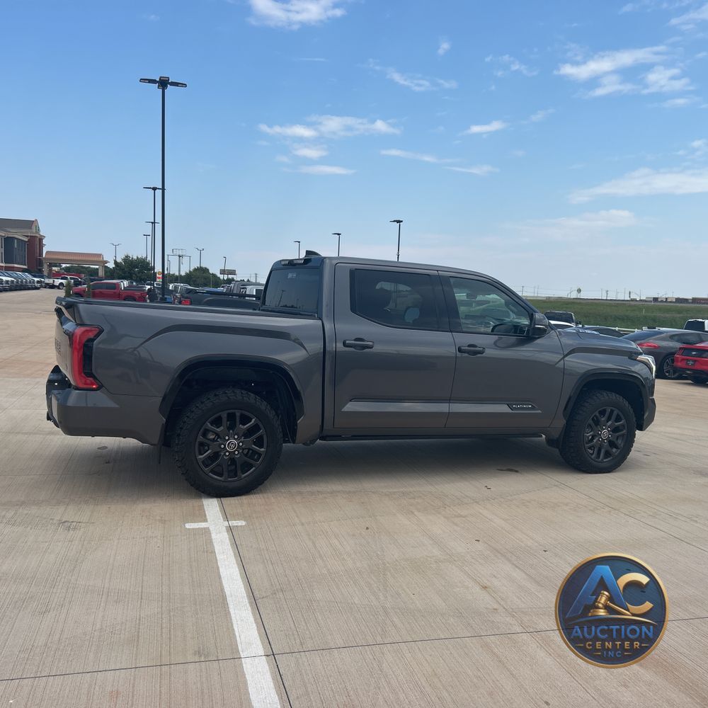 2023 Toyota Tundra Platinum HV