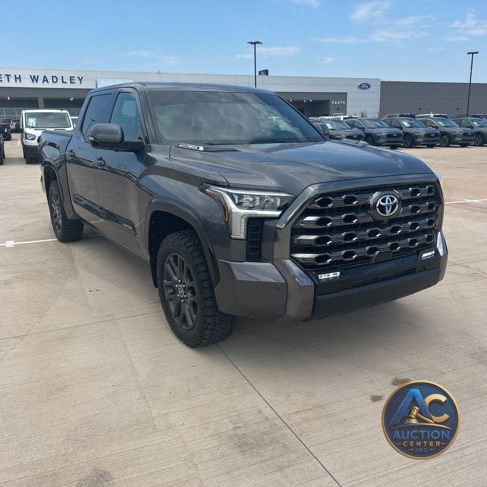 2023 Toyota Tundra Platinum HV