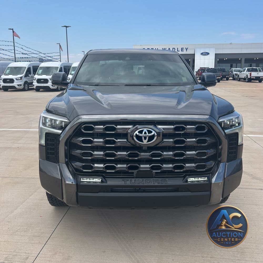 2023 Toyota Tundra Platinum HV
