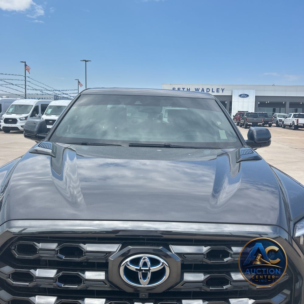 2023 Toyota Tundra Platinum HV