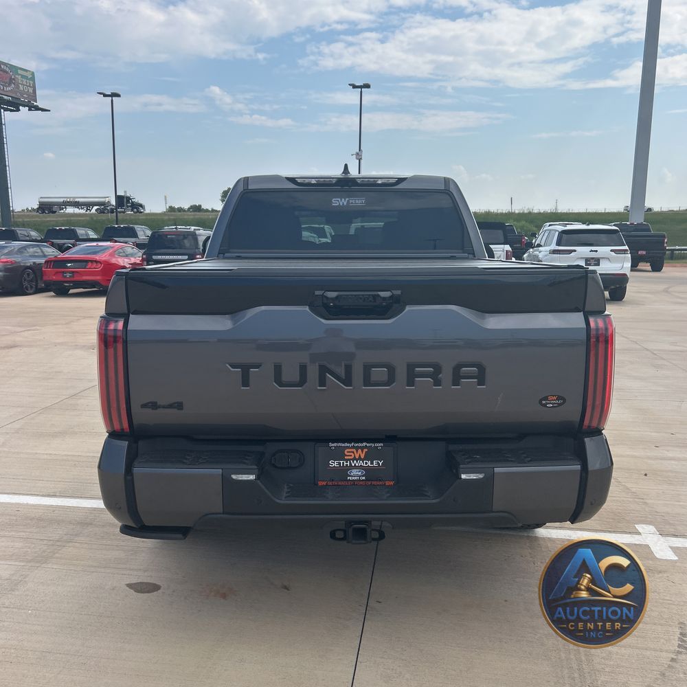 2023 Toyota Tundra Platinum HV