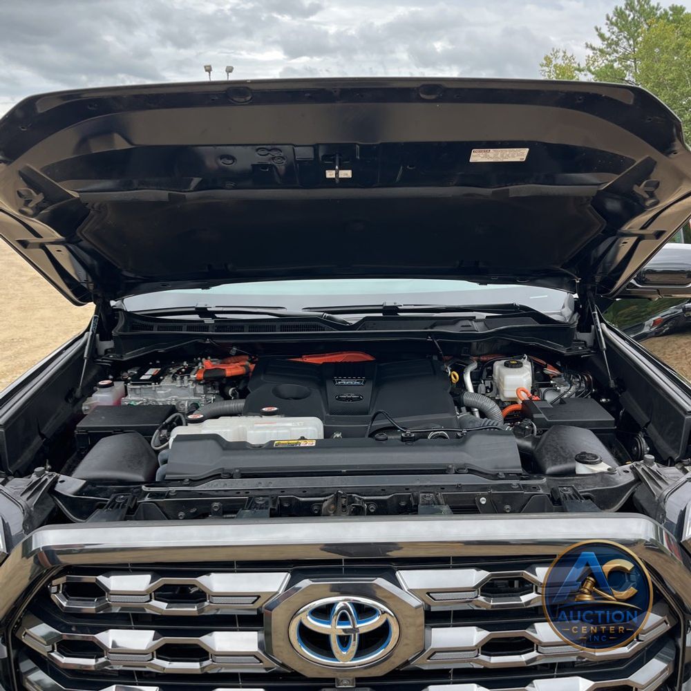 2023 Toyota Tundra Platinum HV