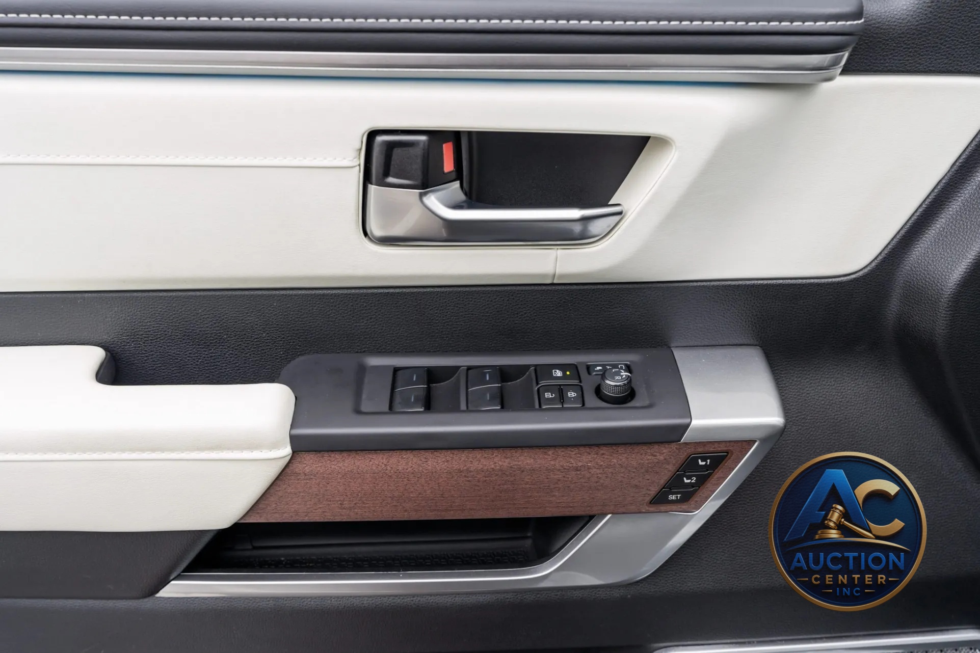 2023 Toyota Tundra Hybrid Capstone