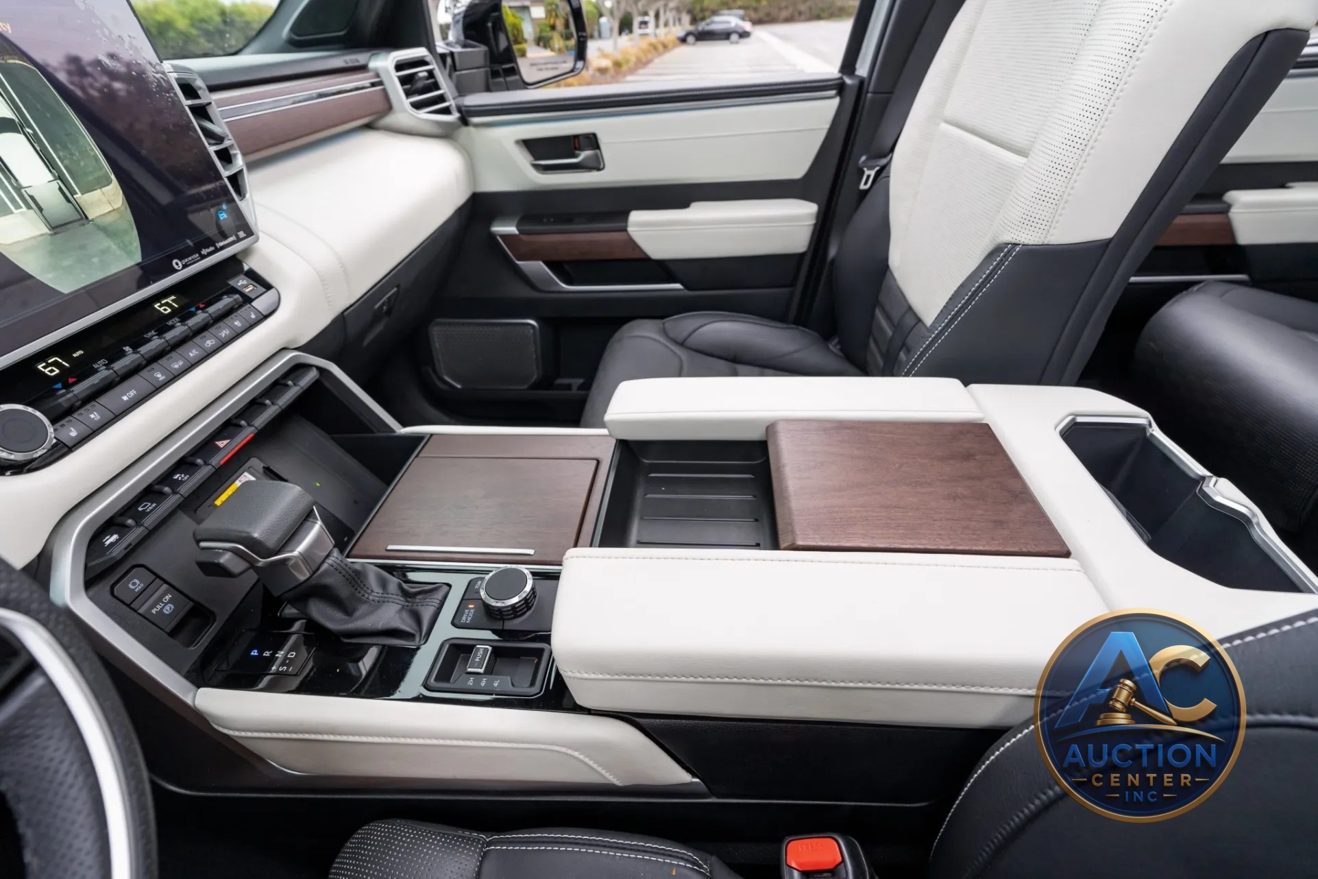 2023 Toyota Tundra Hybrid Capstone