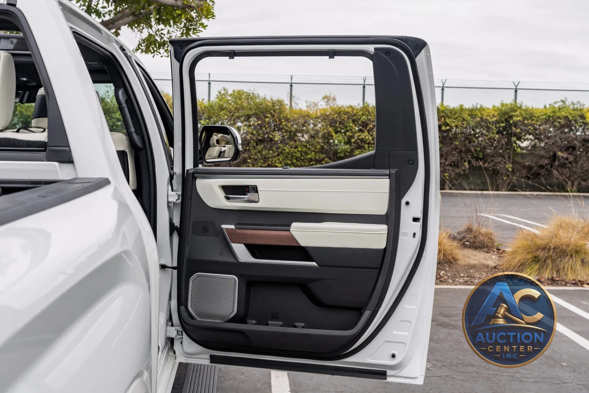 2023 Toyota Tundra Hybrid Capstone