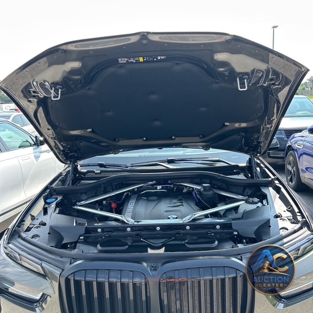 2025 BMW X7 XDrive40i 4D SUV