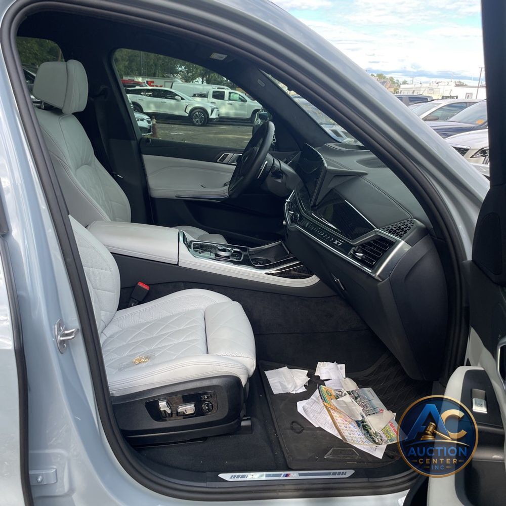 2025 BMW X7 XDrive40i