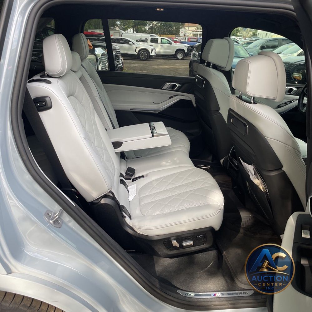 2025 BMW X7 XDrive40i