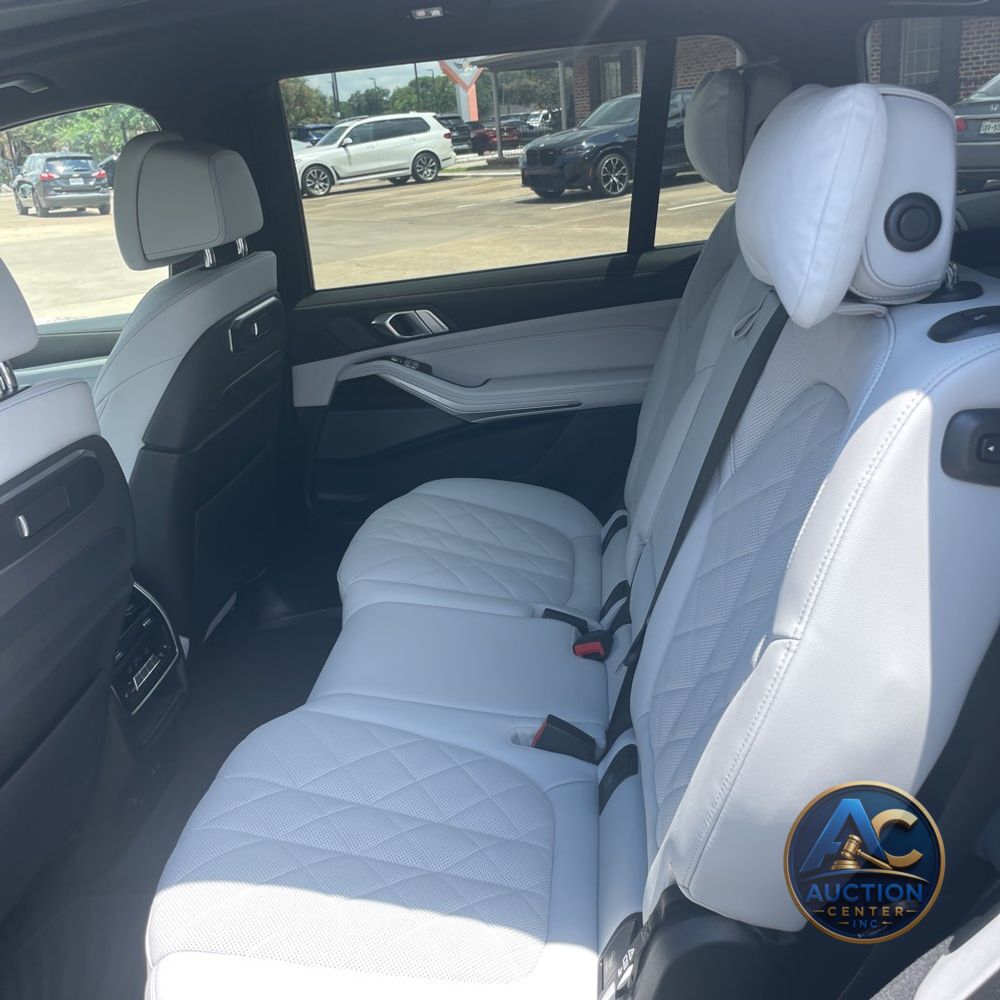 2025 BMW X7 XDrive40i