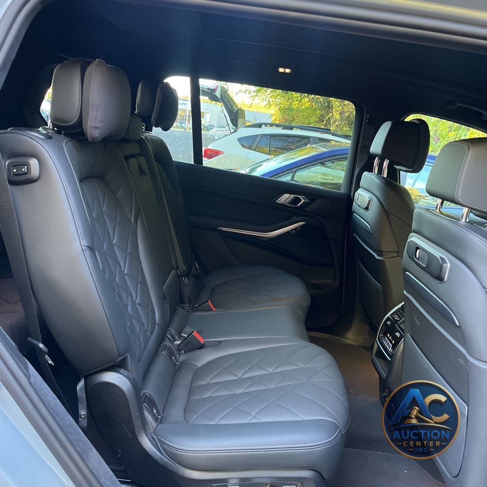 2025 BMW X7 XDrive40i