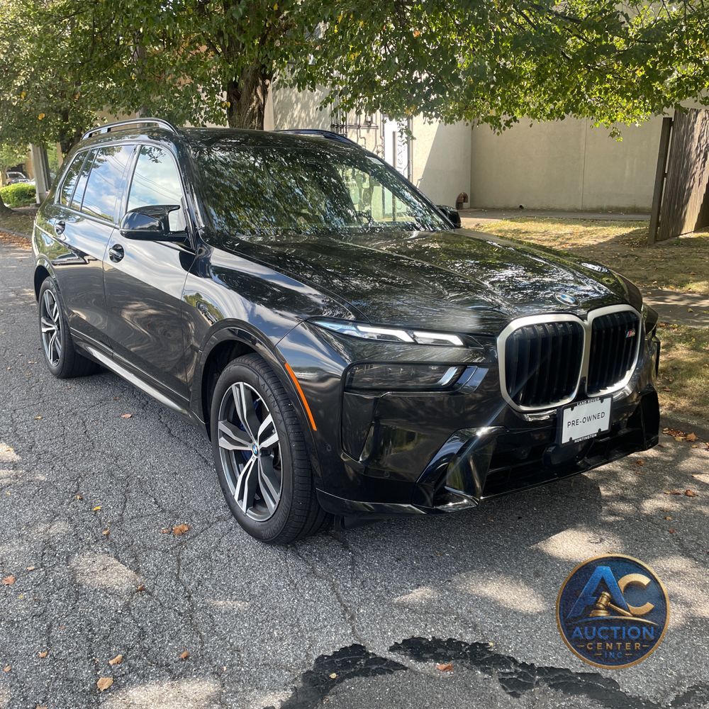 2023 BMW X7 M60i