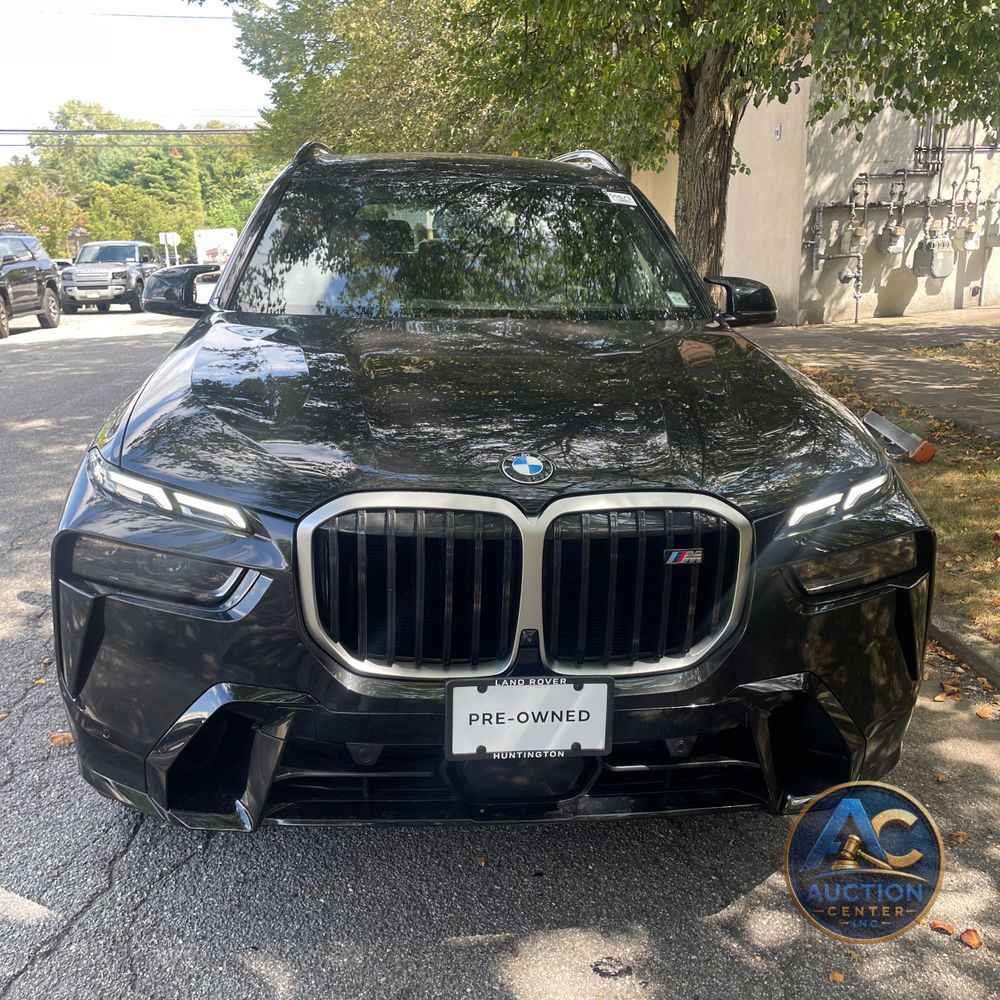 2023 BMW X7 M60i