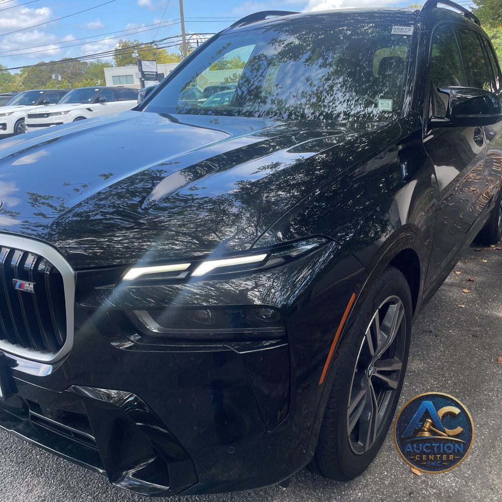2023 BMW X7 M60i