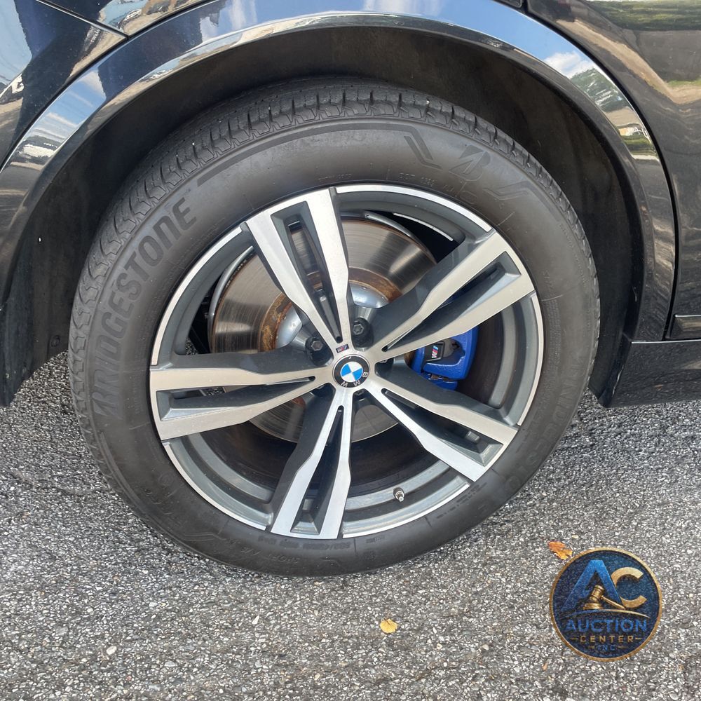 2023 BMW X7 M60i