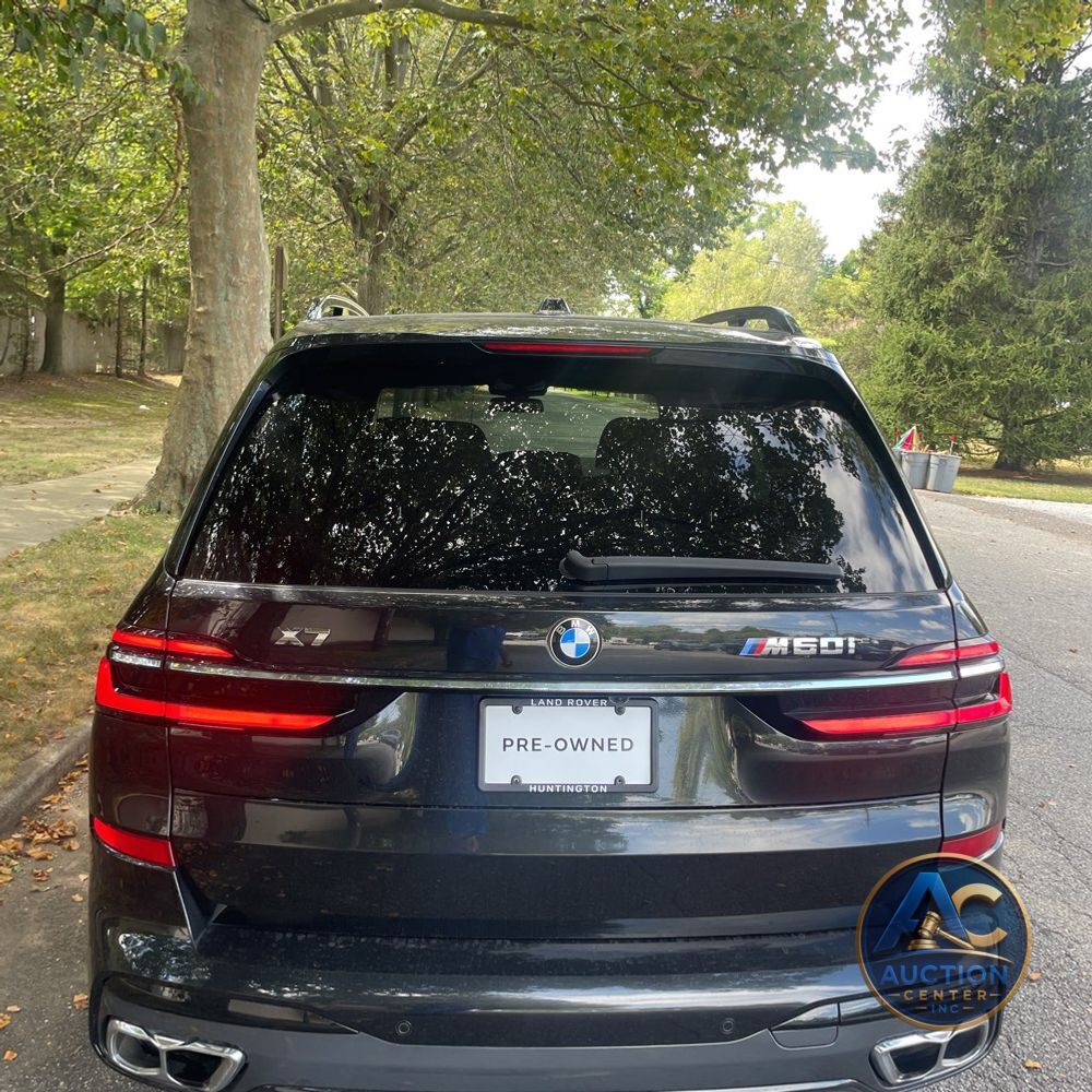 2023 BMW X7 M60i