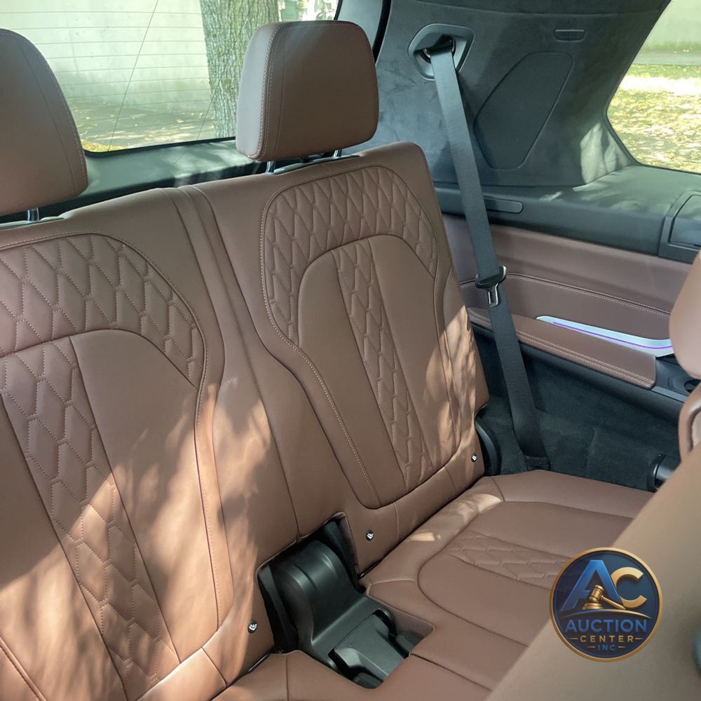 2023 BMW X7 M60i