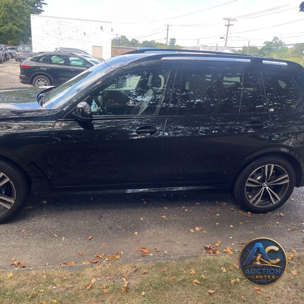 2023 BMW X7 M60i