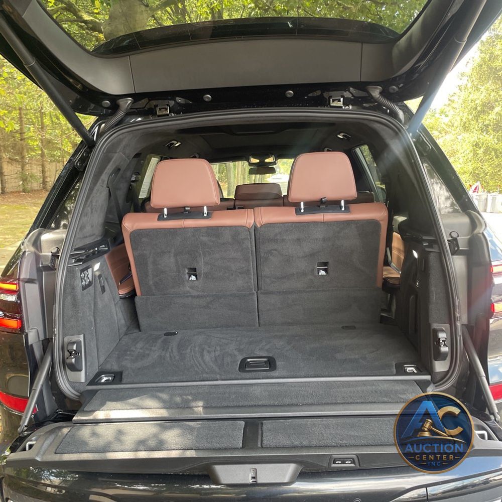 2023 BMW X7 M60i