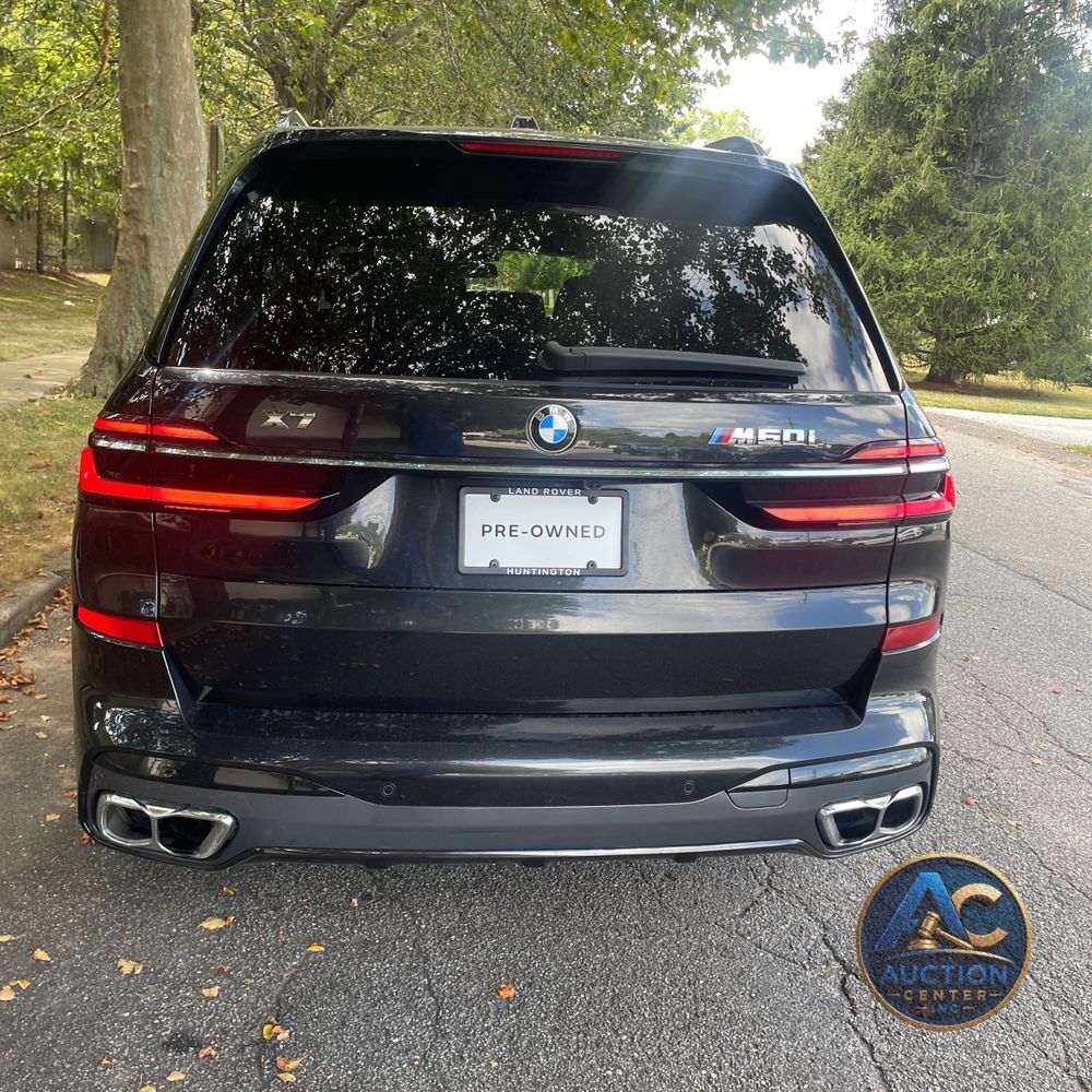 2023 BMW X7 M60i