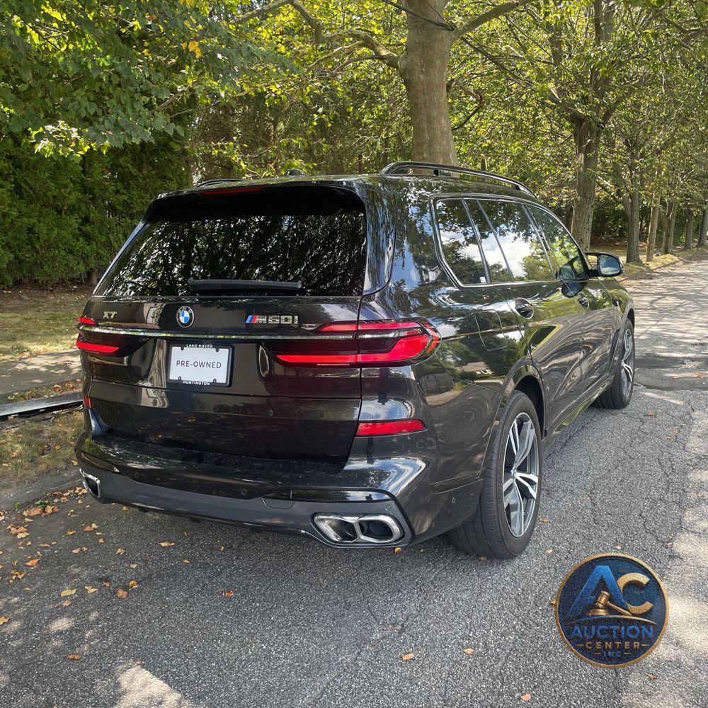 2023 BMW X7 M60i