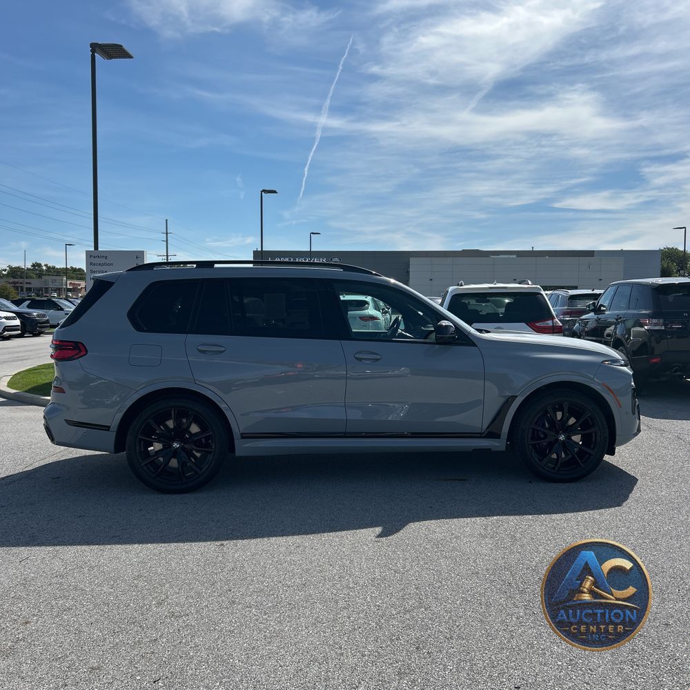 2024 BMW X7 M60i