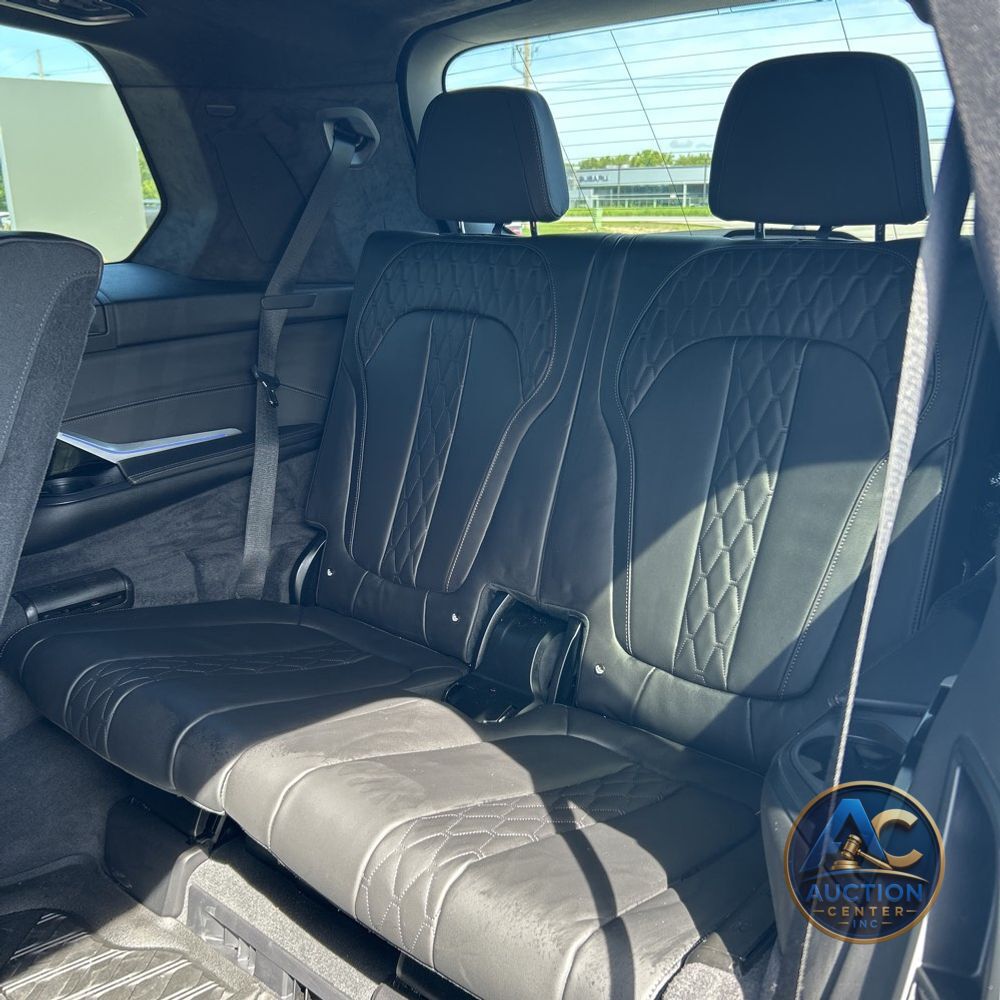 2024 BMW X7 M60i