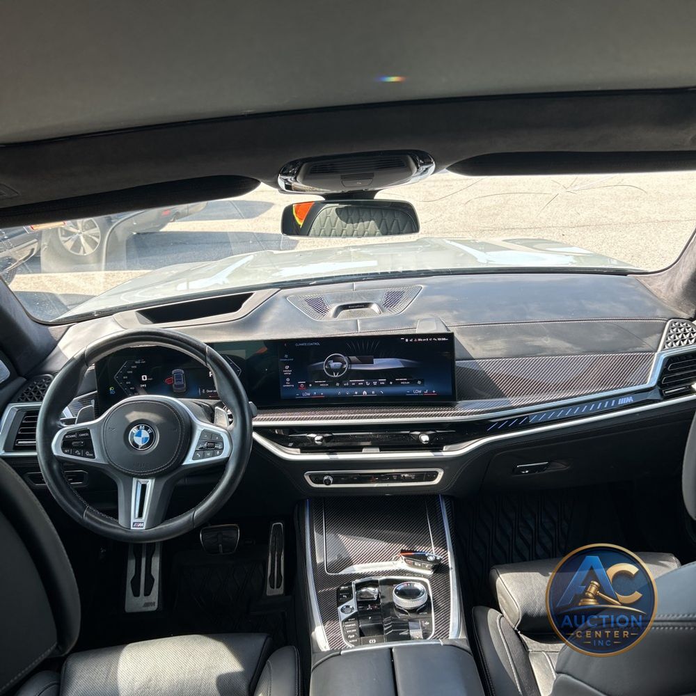 2024 BMW X7 M60i
