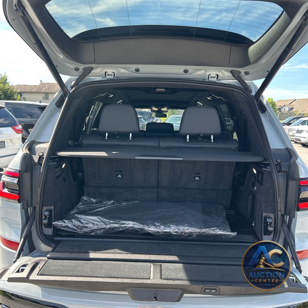 2024 BMW X7 M60i