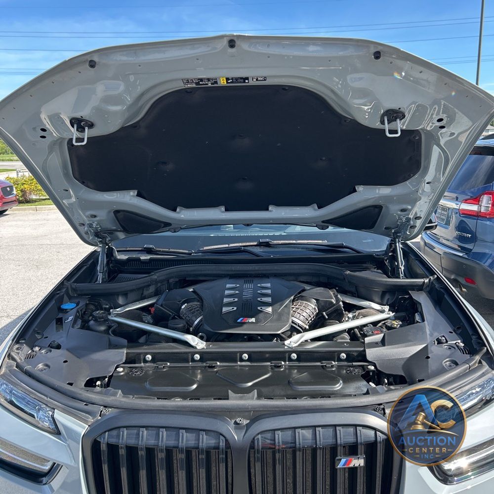 2024 BMW X7 M60i