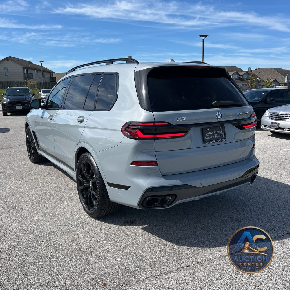 2024 BMW X7 M60i