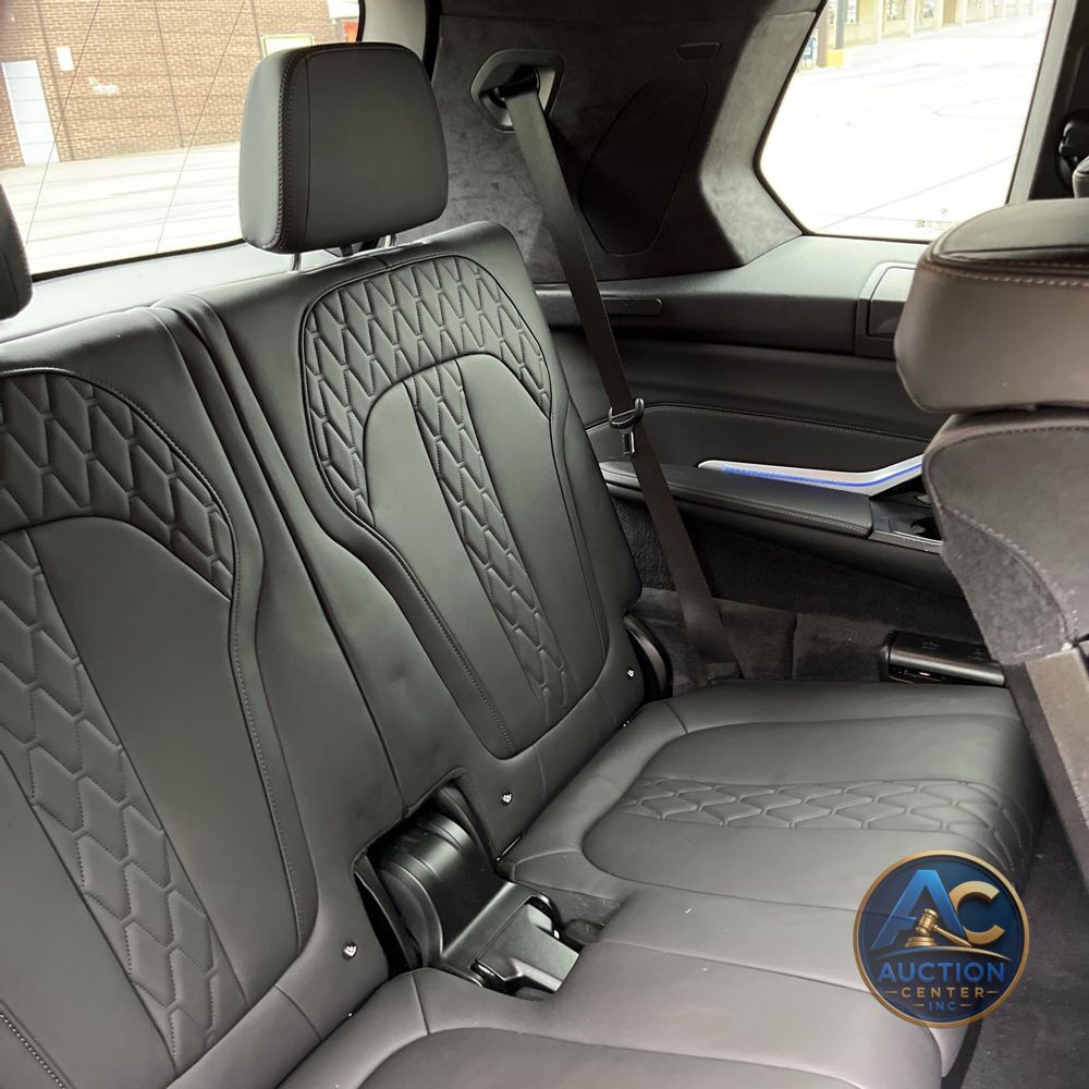 2024 BMW X7 M60i