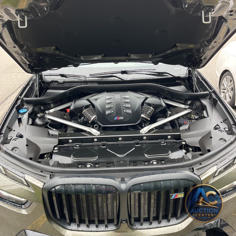 2024 BMW X7 M60i