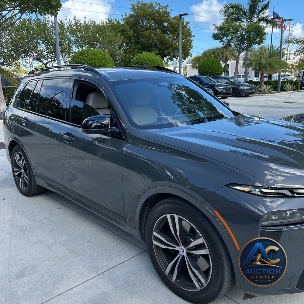 2023 BMW X7 M60i