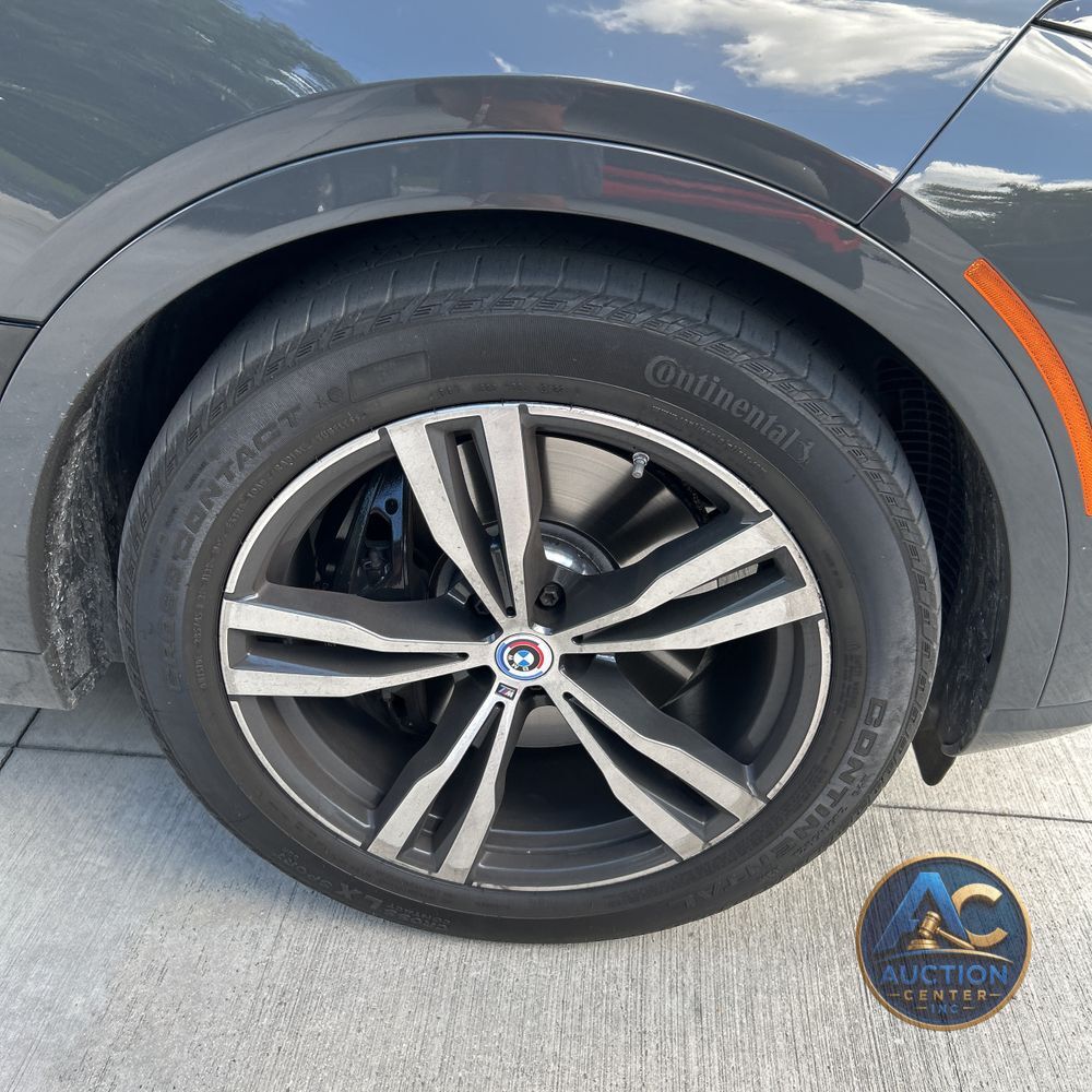 2023 BMW X7 M60i